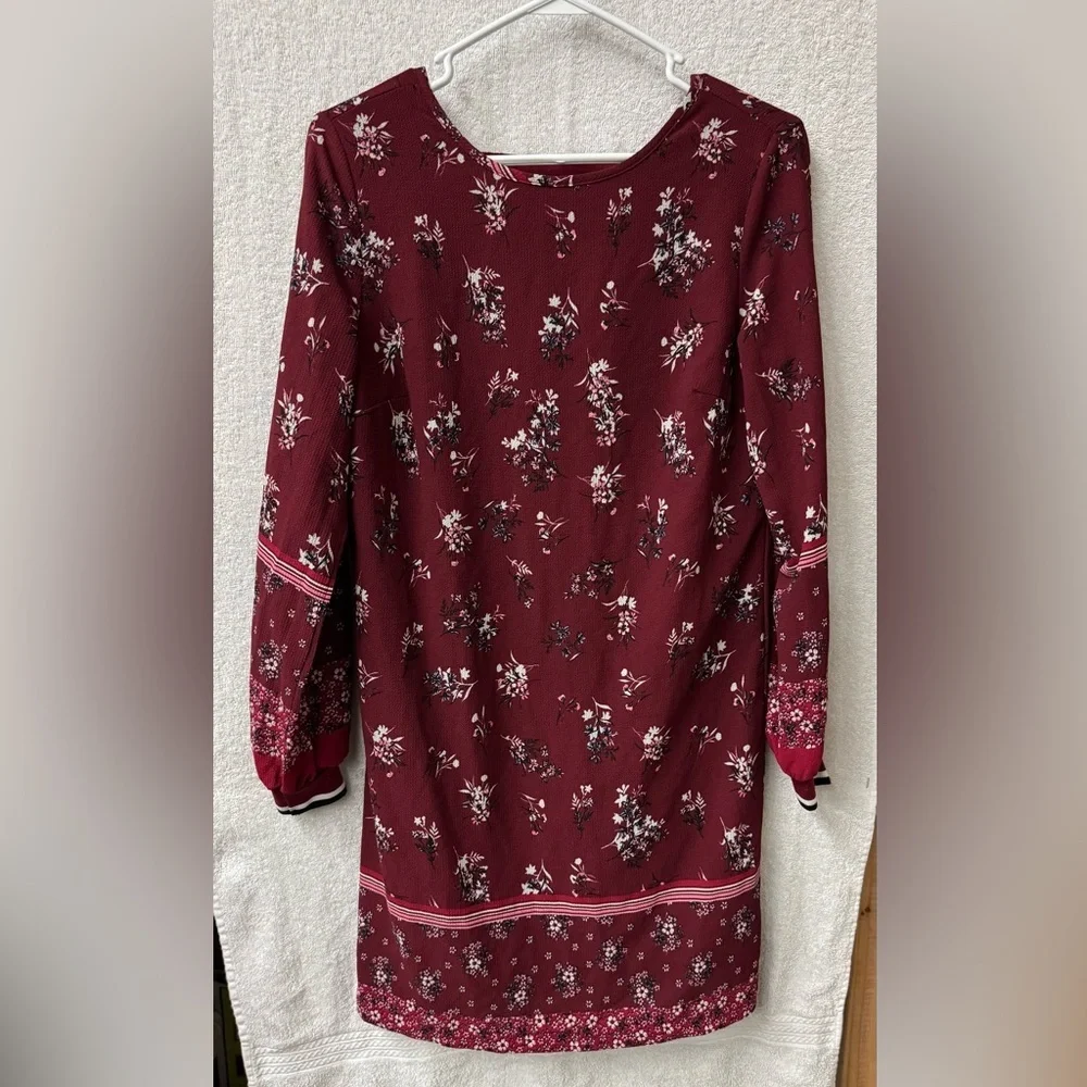 Maurices Burgundy Floral Men's Shirt - Picture 2 of 4